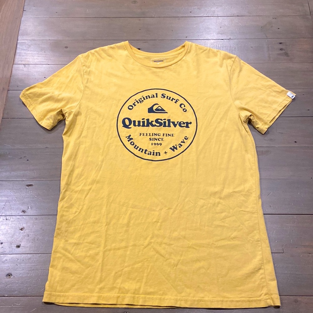 Quicksilver T shirt bought it washed it never wore it